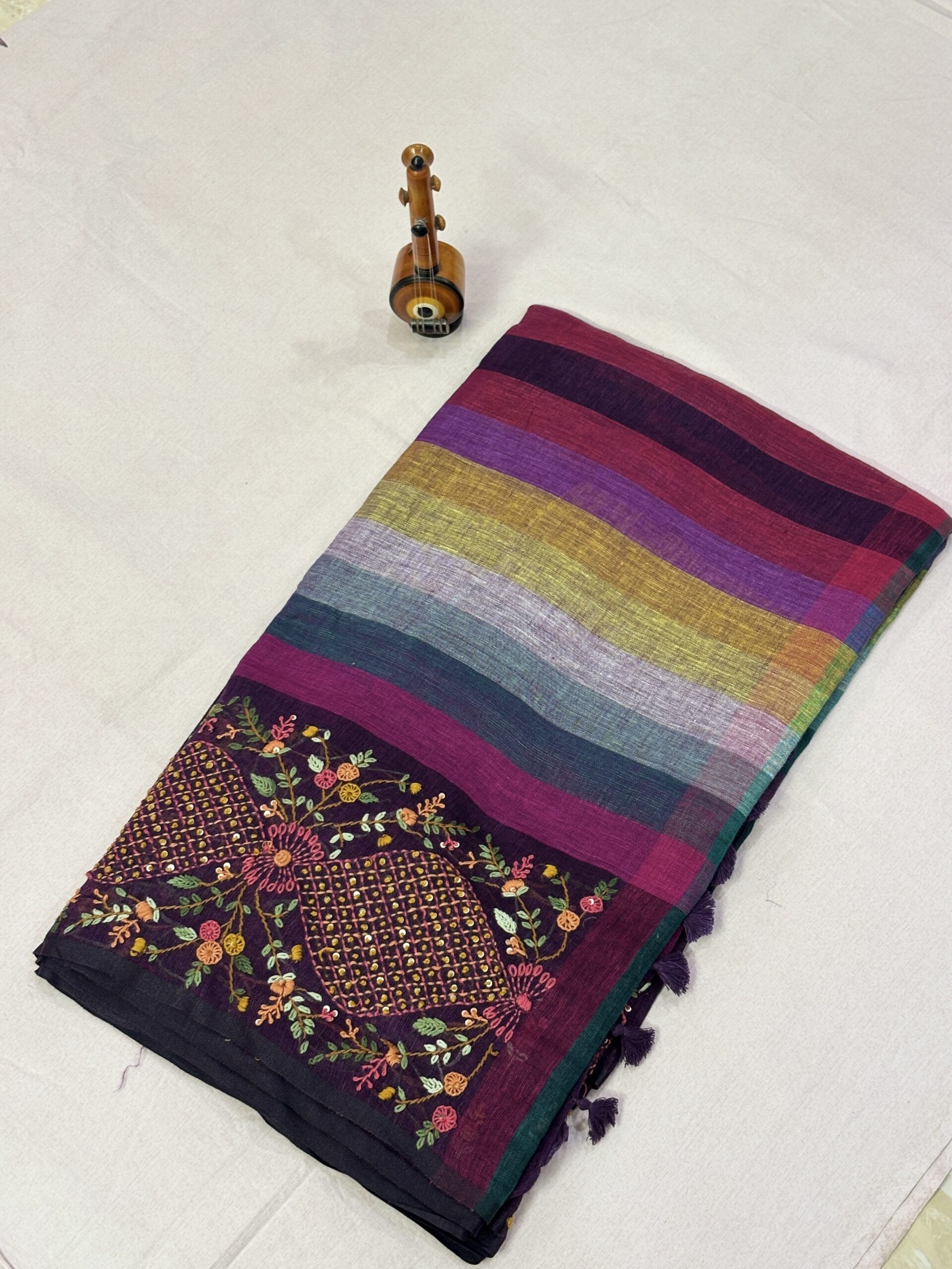 Lenin embroidery saree